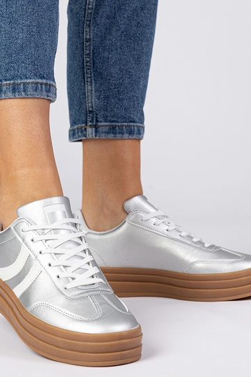 Baskets argentées pour... 2