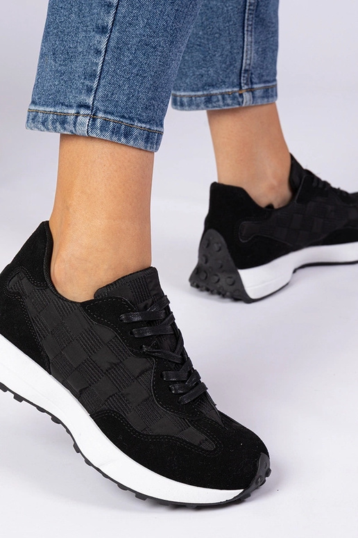 Baskets de sport noires pour femmes... Baskets de sport noires pour femmes...