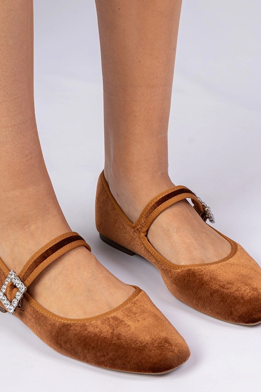 Ballerines en velours marron avec... Ballerines en velours marron avec...