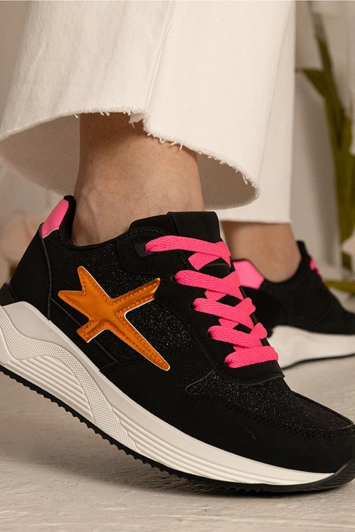 Baskets noires pour femmes avec... Baskets noires pour femmes avec...