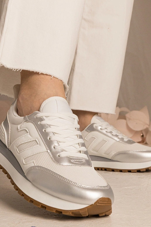 Baskets bicolores blanches et... Baskets bicolores blanches et...