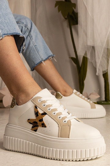 Baskets bicolores blanches... 2