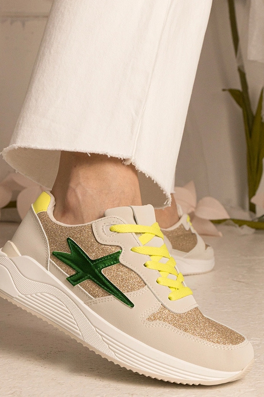 Baskets beiges sportives pour femmes... Baskets beiges sportives pour femmes...