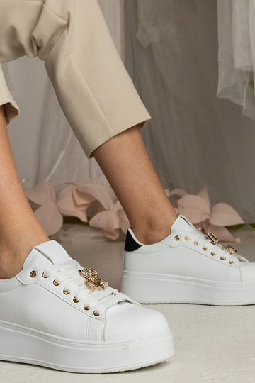 Baskets blanches et noires pour femmes ornées de pierres Sarena