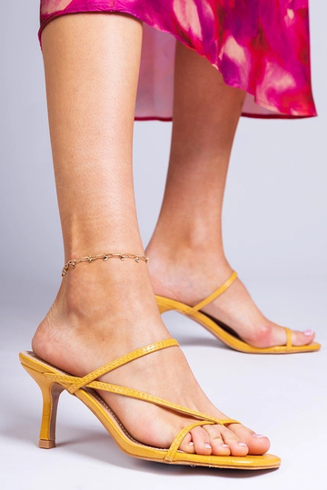 Chaussons élégants jaunes... 2