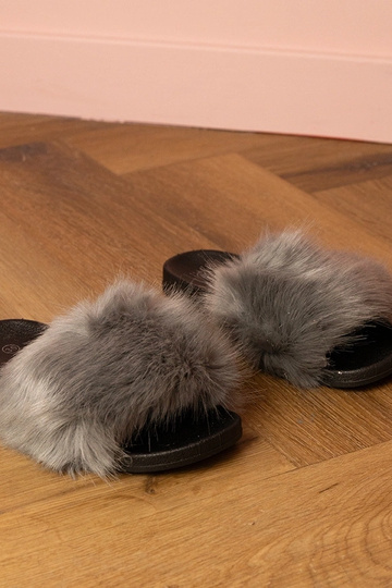 Pantoufles grises pour... 2