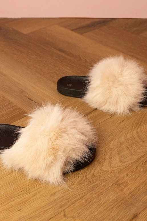 Pantoufles couleur sable pour enfants... Pantoufles couleur sable pour enfants...