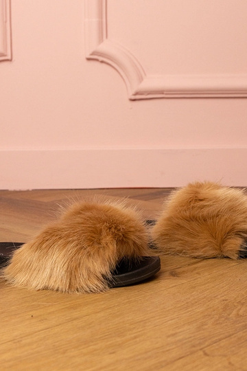 Pantoufles brunes pour...