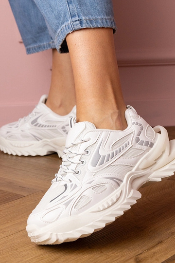 Baskets blanches pour femmes à plateforme stylée Carina 2