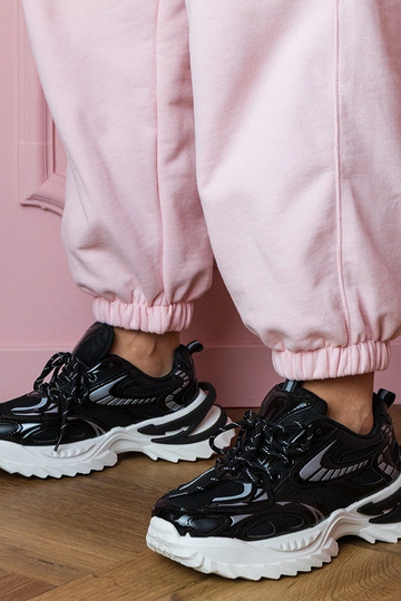 Baskets noires pour femmes sur plateforme stylée Carina