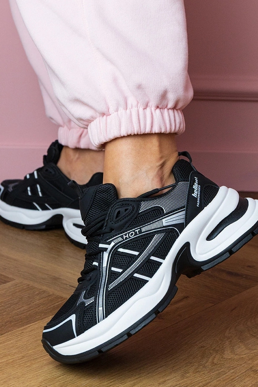 Baskets noires pour femmes sur... Baskets noires pour femmes sur...
