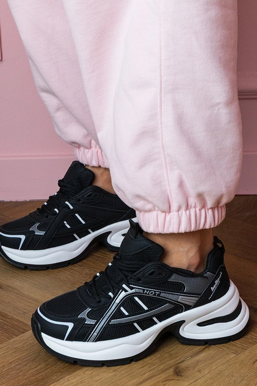 Baskets noires pour femmes sur... Baskets noires pour femmes sur...