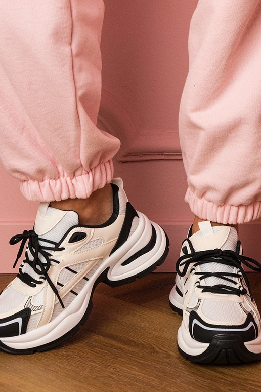 Baskets noir et blanc pour femmes sur... Baskets noir et blanc pour femmes sur...