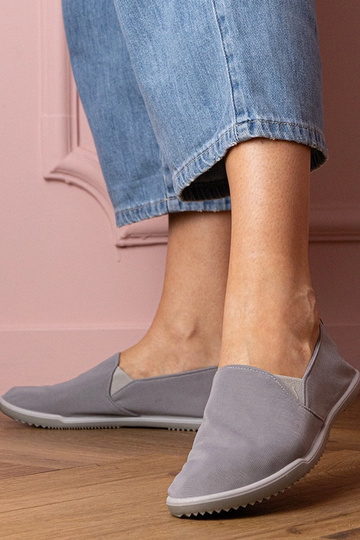 Kendi sandales sportives à... 2