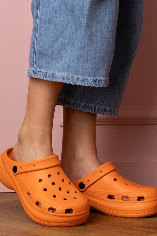 Kameris chaussons fermés à plateforme... Kameris chaussons fermés à plateforme...