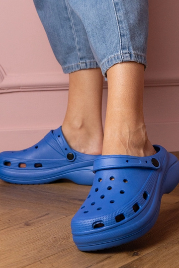 Kameris chaussons fermés à plateforme bleus 2