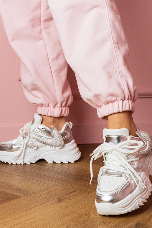 Baskets de sport pour femmes blanches...