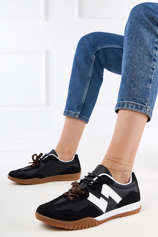 Baskets noires avec lacets colorés,...