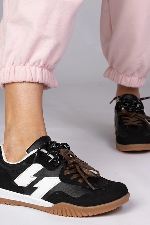 Baskets noires avec lacets colorés,...