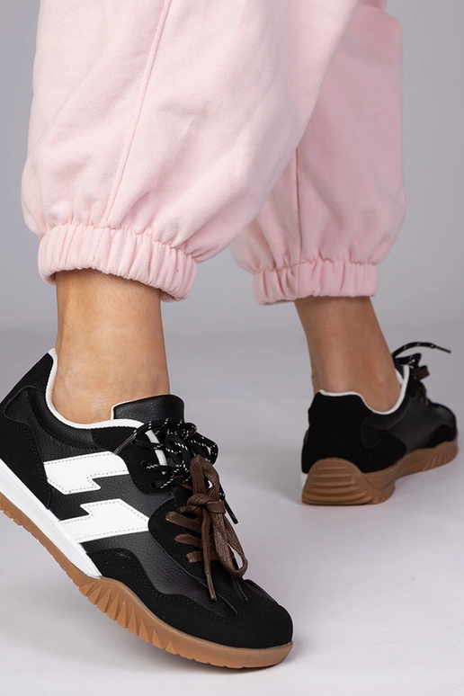 Baskets noires avec lacets colorés,...