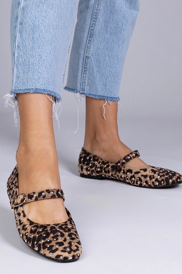 Ballerines à motif panthère avec clous et boucle, « Salos »