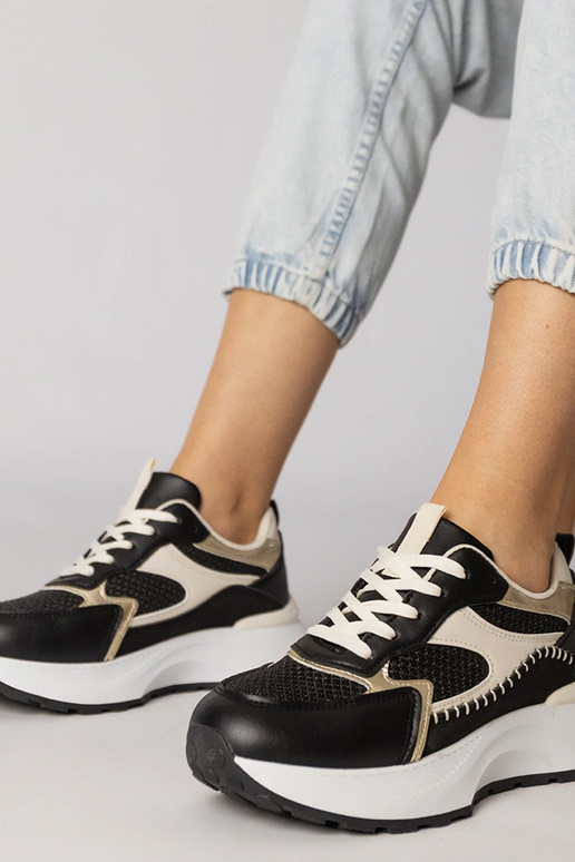 Baskets de sport noires avec insert...