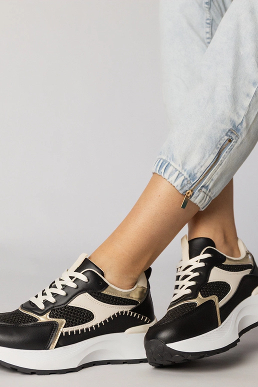 Baskets de sport noires avec insert...