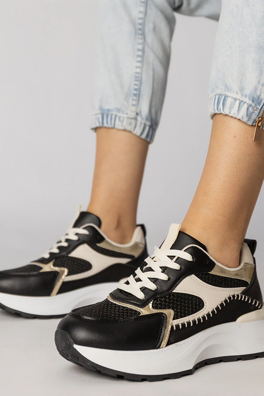 Baskets de sport noires avec insert...