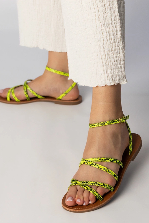 Sandales jaunes à semelle plate, «...