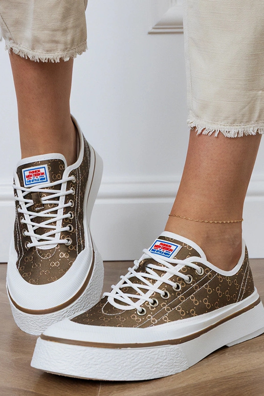 Baskets marron à plateforme pour...