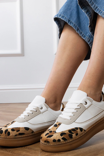 Baskets blanches avec insert en panthère, « Meril » 2