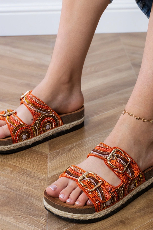 Chaussons ethniques orange avec des...
