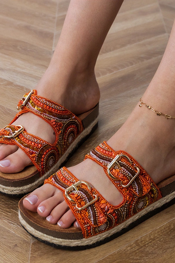 Chaussons ethniques orange avec des boucles sur les lanières, « Zebrina » 2