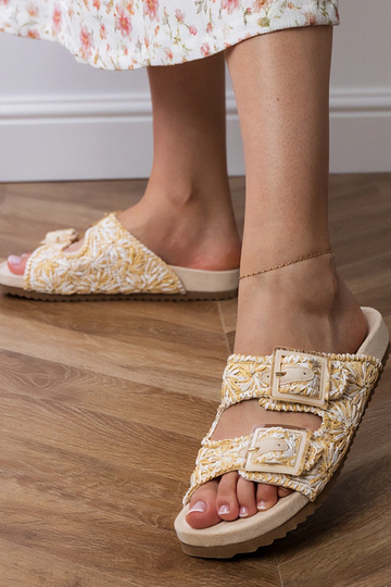 Mules en crochet couleur sable avec des boucles sur les sangles, « Firada » 2