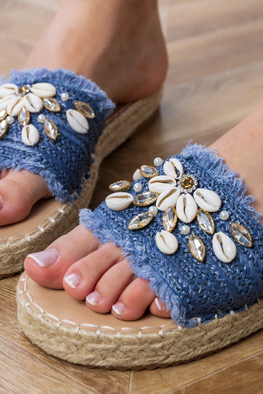 Espadrilles tressées bleues avec... Espadrilles tressées bleues avec...