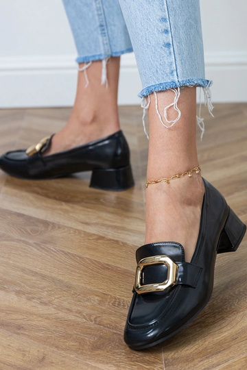 Chaussures à mi-hauteur noires pour femmes à petit talon avec décoration dorée Mareda 2