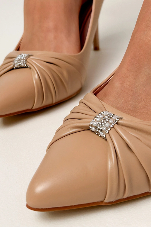 Sandales classiques marron à talon... Sandales classiques marron à talon...