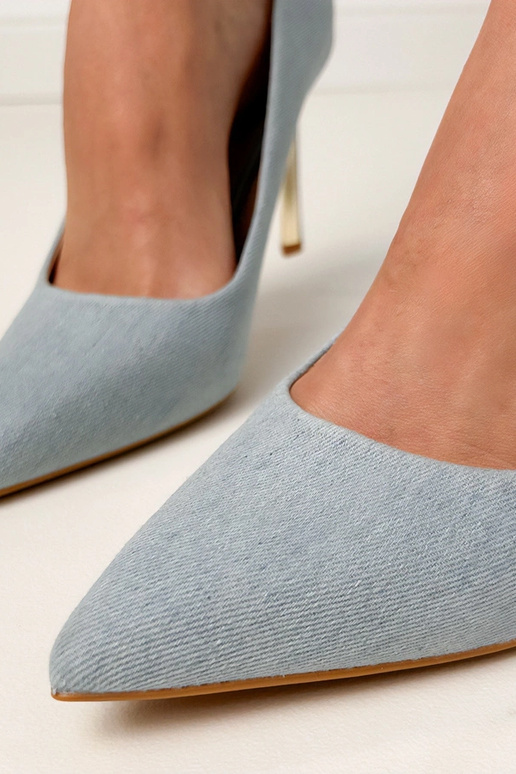 Sandales classiques en jean à talon... Sandales classiques en jean à talon...