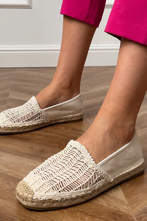 Espadrilles couleur sable ajourées...