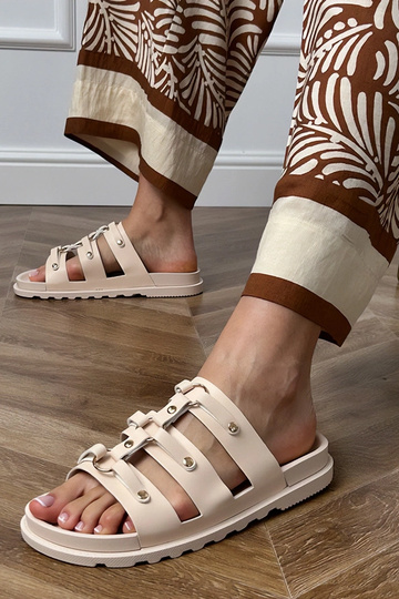 Chaussons romains couleur sable avec clous Elenois 2