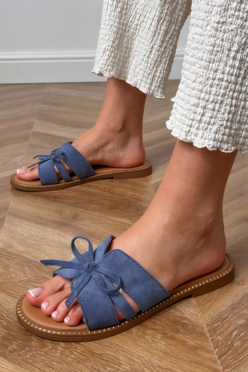 Chaussons bleus avec nœud et décoration sur les bords Favira 2