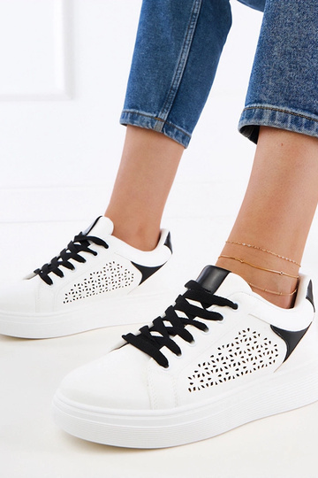 Baskets blanches avec des...
