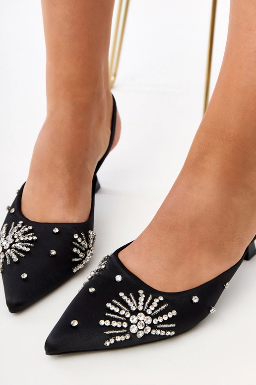 Sandales noires avec zircons et talon...