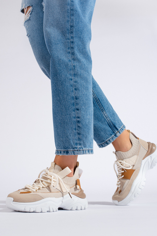 Baskets à lacets modèle chaussures...