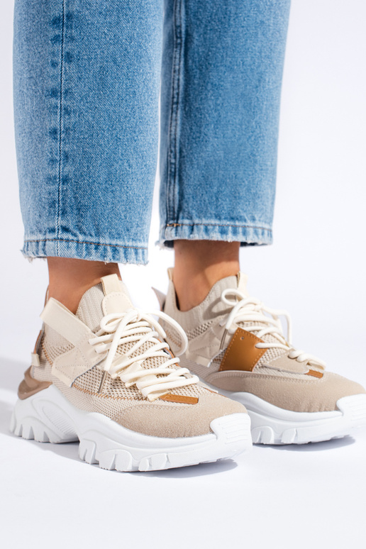 Baskets à lacets modèle chaussures...