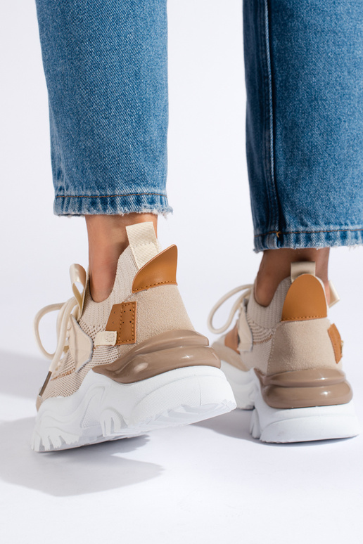 Baskets à lacets modèle chaussures...