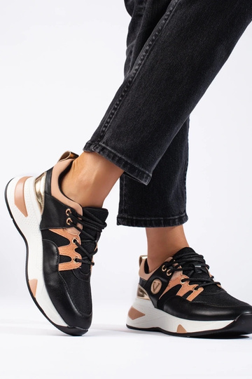 Baskets modèle chaussures... 2