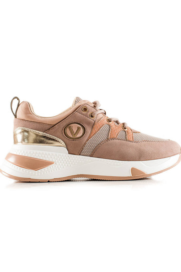 Baskets modèle chaussures...