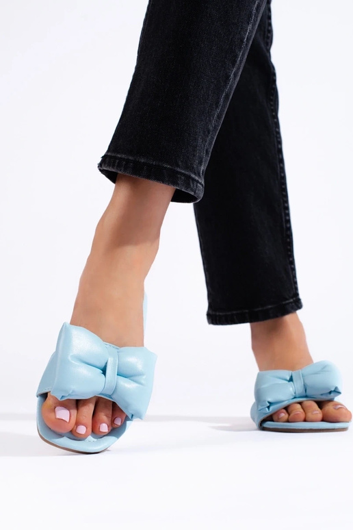 Chaussons bleu clair avec ruban Shelovet