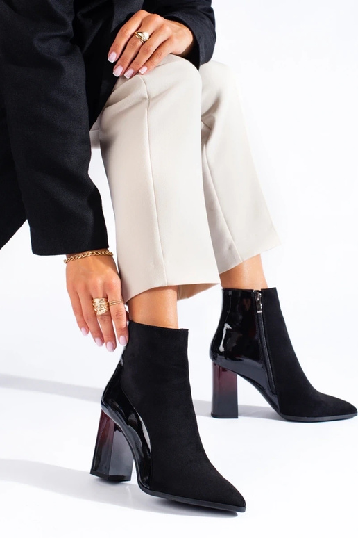 Bottines en daim noires à talons Bottines en daim noires à talons